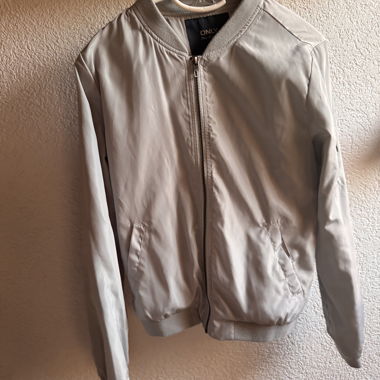 Silberne Bomberjacke