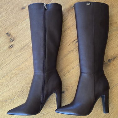 Braune Stiefel mit Absatz Gaudi