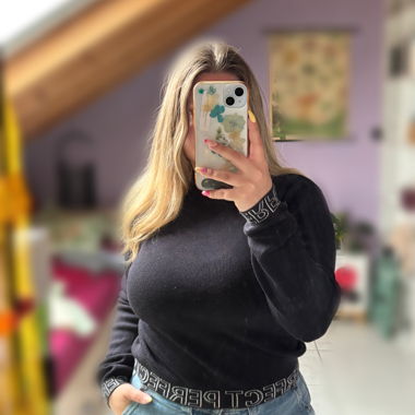 Pull noir avec inscription