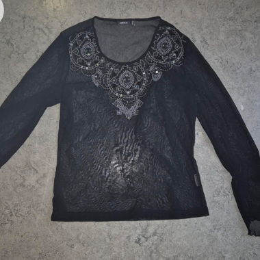 Transparentes schwarzes Langarmshirt