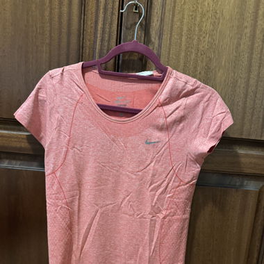 NIKE T-Shirt lila