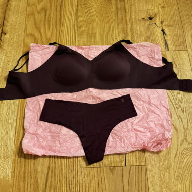 Completo intimo bordeaux Victoria’s Secret