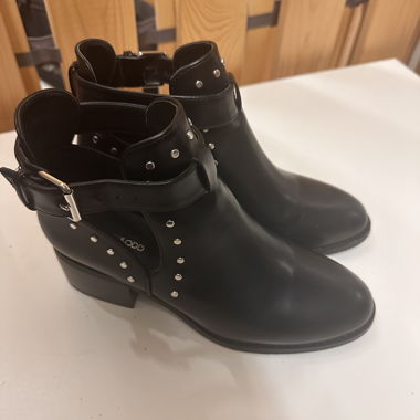 Ankle boots