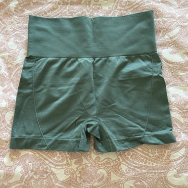 Pantaloncini sportivi verdi