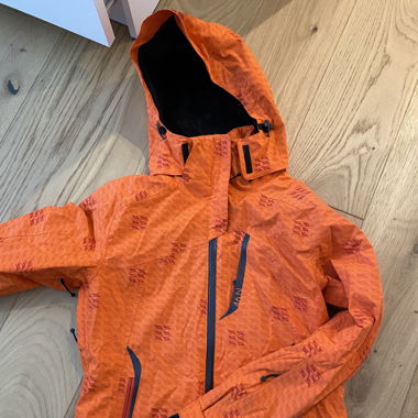 Ski-\winterjacke