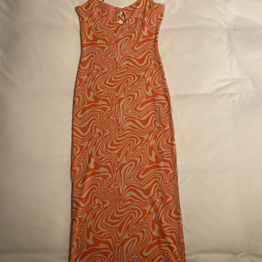 Robe moulante et dos nul avec motifs 