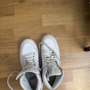 Nike Air Jordan 1