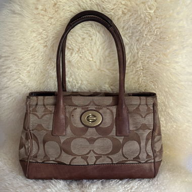 Coach Signature Turnlock-Tote Bag