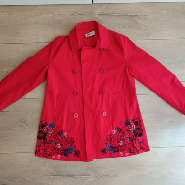 Cappotto rosso ricamato