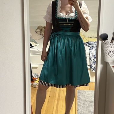 Abito Dirndl con grembiule