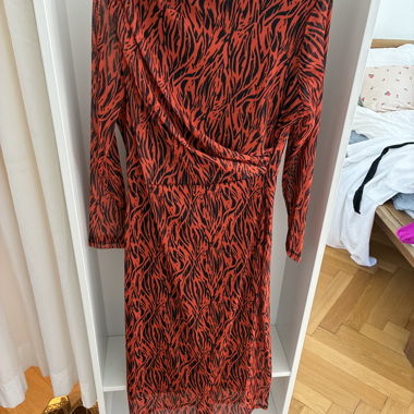 Abito con stampa animalier arancione Savida