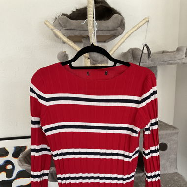 Pull léger, tissu extensible rouge