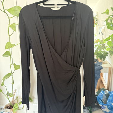 Petite robe noire cache cœur 