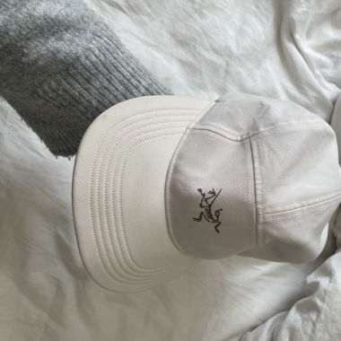 Arcteryx Hut weiss 