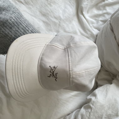 Arcteryx Hut weiss 