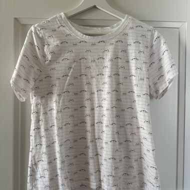 Weisses T-Shirt mit Muster
