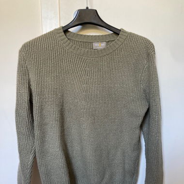 Light green pullover