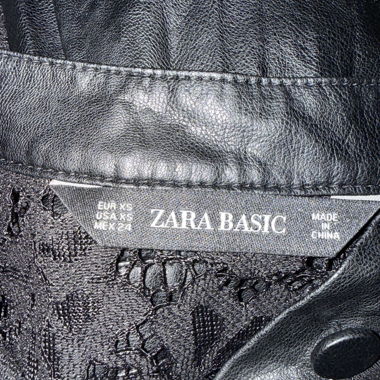 Zara Basic Kleid aus schwarzem Kunstleder XS