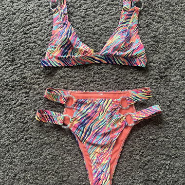 Bunter Bikini von Wolf & Whistle Gr.40