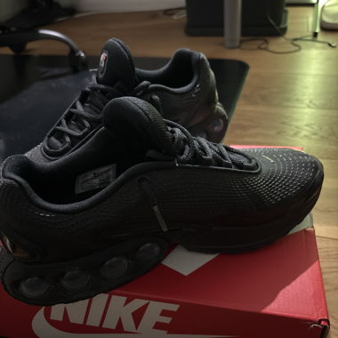 AIR MAX DN TRIPLE BLACK  Price negotiable
