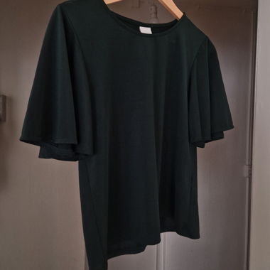 Dunkelgrünes elegantes T-Shirt