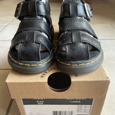 Dr Martens Sandales 27