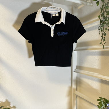 Cropped Poloshirt mit Kontrastkragen – S