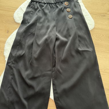 Pantaloni neri in due pezzi