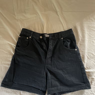 schwarze shorts