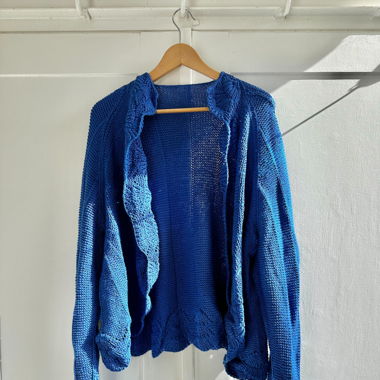 Dätschblaues Strickjäckchen