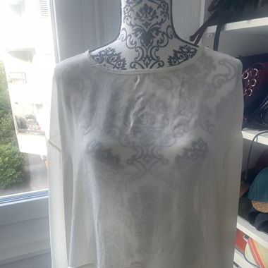 Le streghe weiße, fließende Bluse