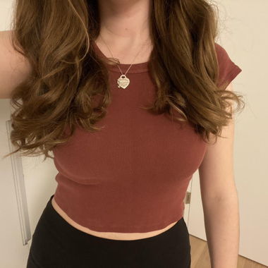 CUTE BRANDY RED TOP