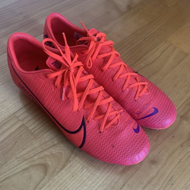 Football shoes