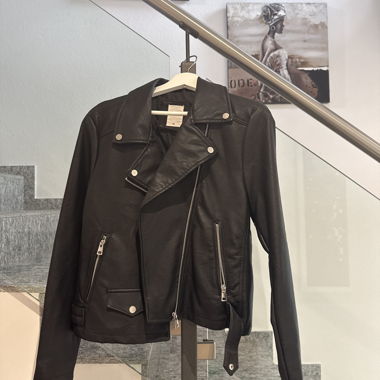 Giacca biker nera in ecopelle