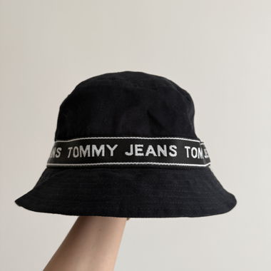 cappello secchiello in jeans tommy hilfiger
