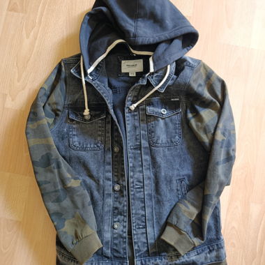 Jeansjacke mit Kapuze Pull&Bear