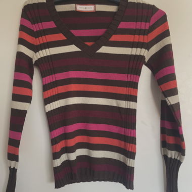 Pull à encolure en V rayé