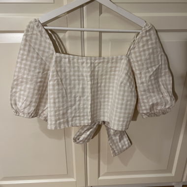 Crop top estivo, schiena scoperta
