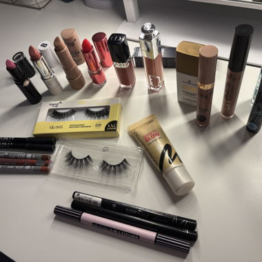 Makeup bundle (dior, etc)