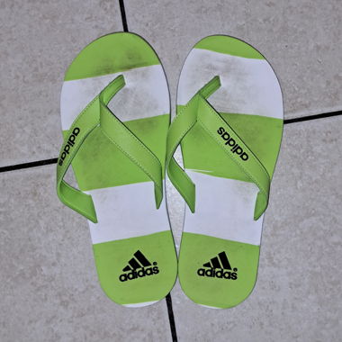 Tongs adidas 