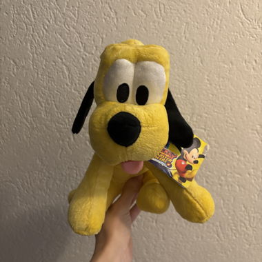 Pluto Stofftier