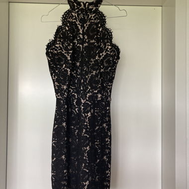 Abito in Pizzo Nero