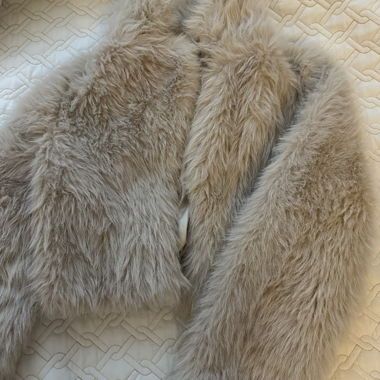 Giacca bolero beige in pelliccia sintetica