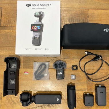 DJI Osmo Pocket 3 Creator Combo 
