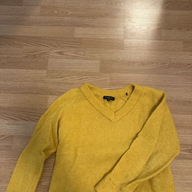 Senfgelber Pullover