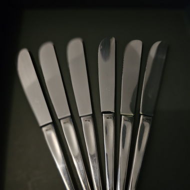 6 Couteaux à vintage en métal argenté