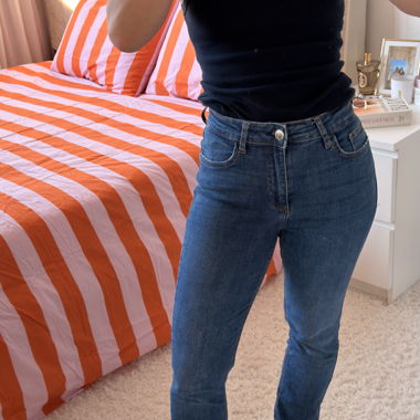 Dunkle High-Waist Jeans