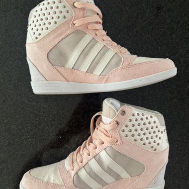 Sneaker Adidas Neo con zeppa