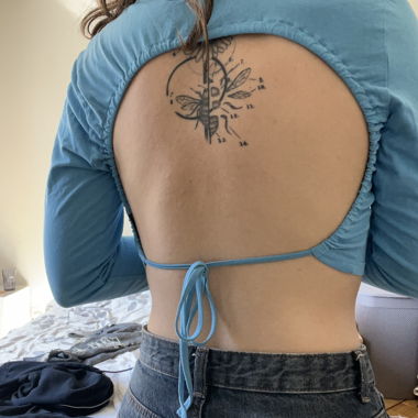 Crop-Top MONKI leuchtend blau, lange Ärmel, Grösse M