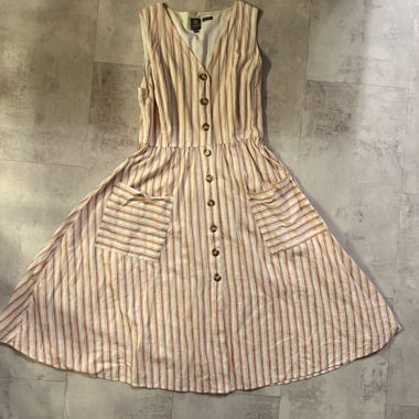 Robe en lin rayée